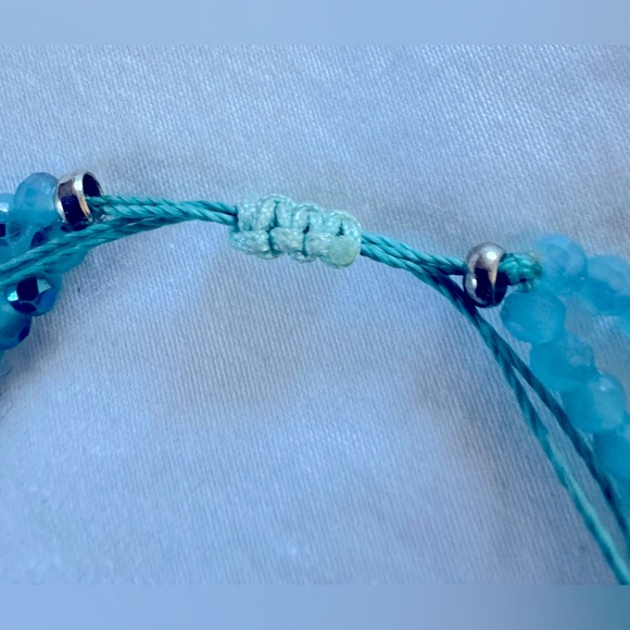 Lauren Conrad Adjustable Birthstone Bracelet- December - Picture 4 of 7